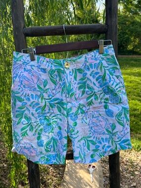Lilly Pulitzer Aldora Pastel Floral Linen Shorts in Resort White.